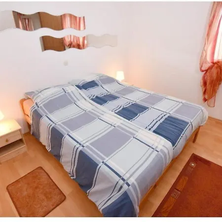 Charming Tia -near Queen Appartement